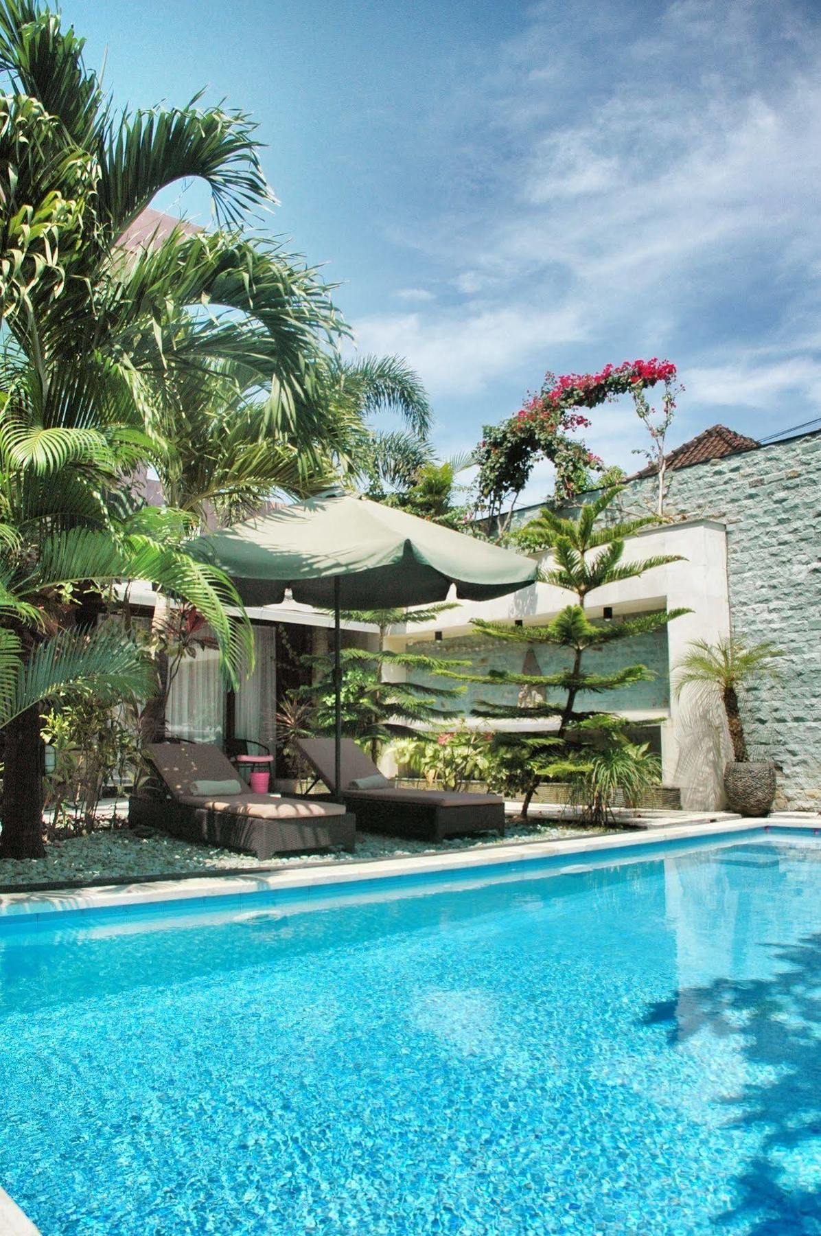 Marinos Place Legian Exterior foto